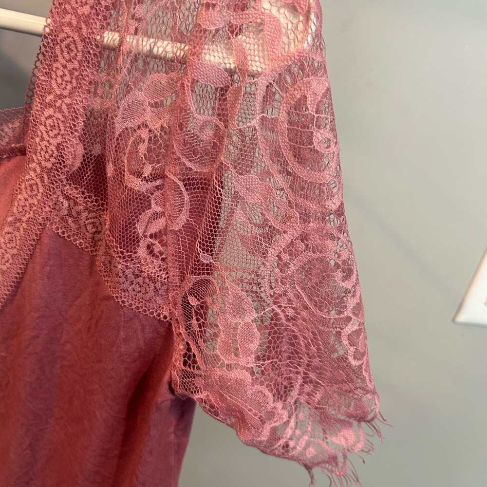 POL Pink Lace-Trim V-Neck Tee - Picture 2 of 4